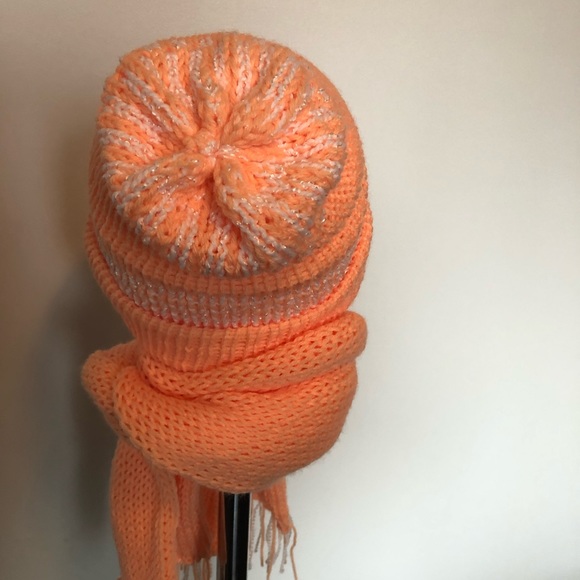 Knitted hats and scarf set. Handmade. - Picture 5 of 8